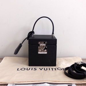 Louis Vuitton Bleeker Box Epi Leather Black